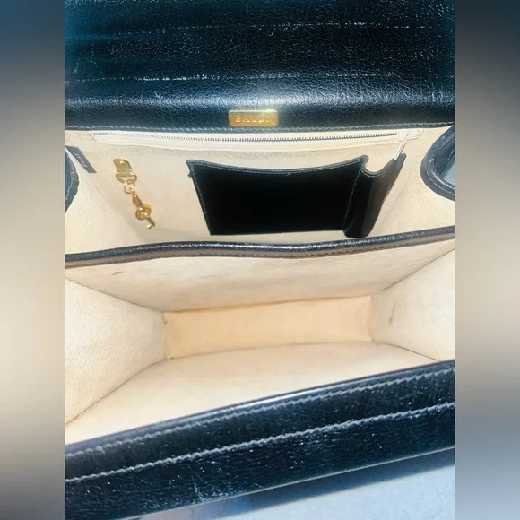 Bally Vintage Leather 2 Way shoulder Bag - Picture 4 of 16